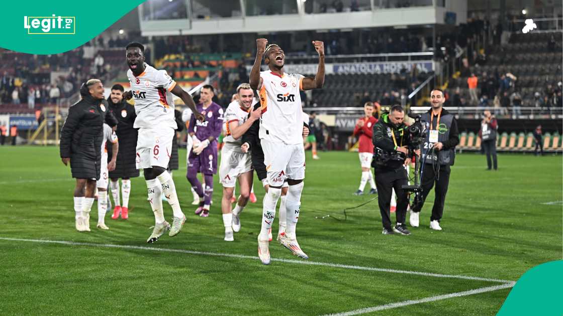 Victor Osimhen, Davison Sanchez, Galatasaray, Alanyaspor, Antalya, Turkiye, Super Lig. Victor Osimhen, Davison Sanchez, Galatasaray, Alanyaspor, Antalya, Turkiye, Super Lig.