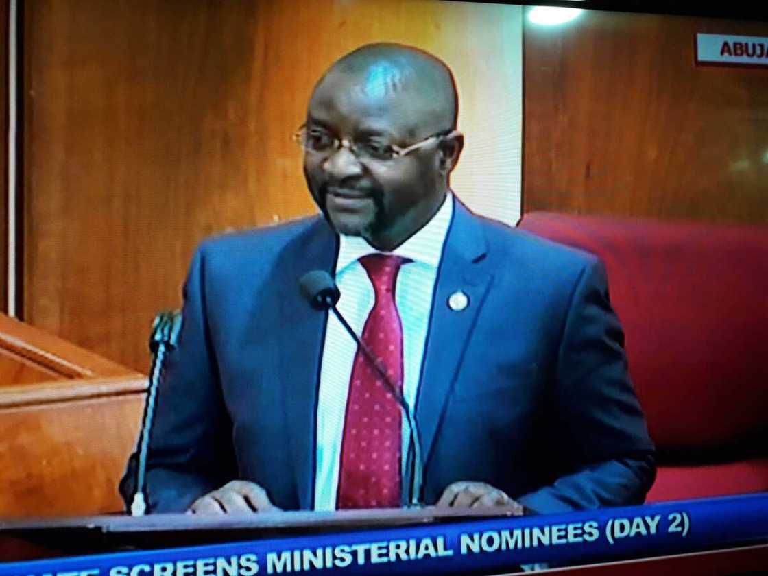 Kuyi hakuri da gwamnatin Buhari, Ministan wasani yayi kira matasa marasa aiki Kuyi hakuri da gwamnatin Buhari, Ministan wasani yayi kira matasa marasa aiki