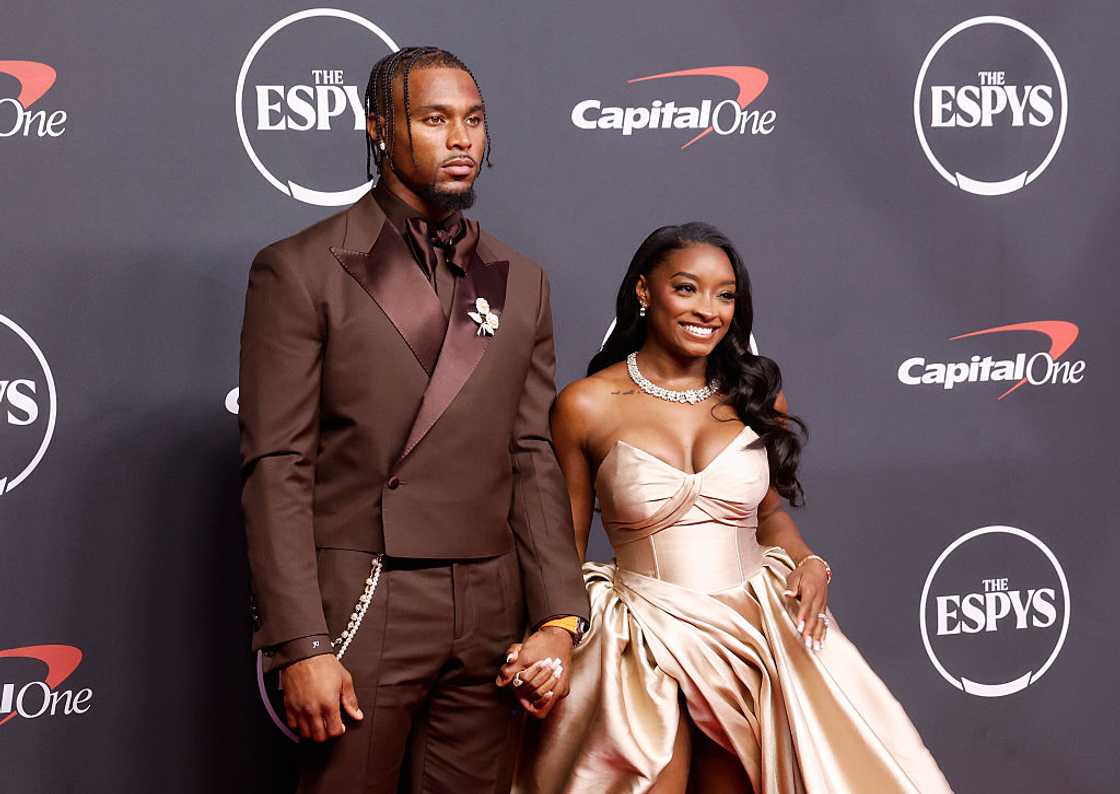 Jonathan Owens and Simone Biles in New York City. Jonathan Owens and Simone Biles in New York City.