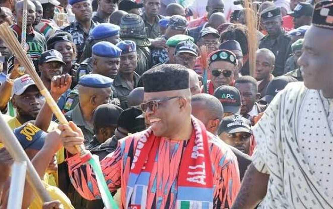 Akwa-Ibom: Akpabio bai isa ya janye daga takarar Sanata ba – INEC