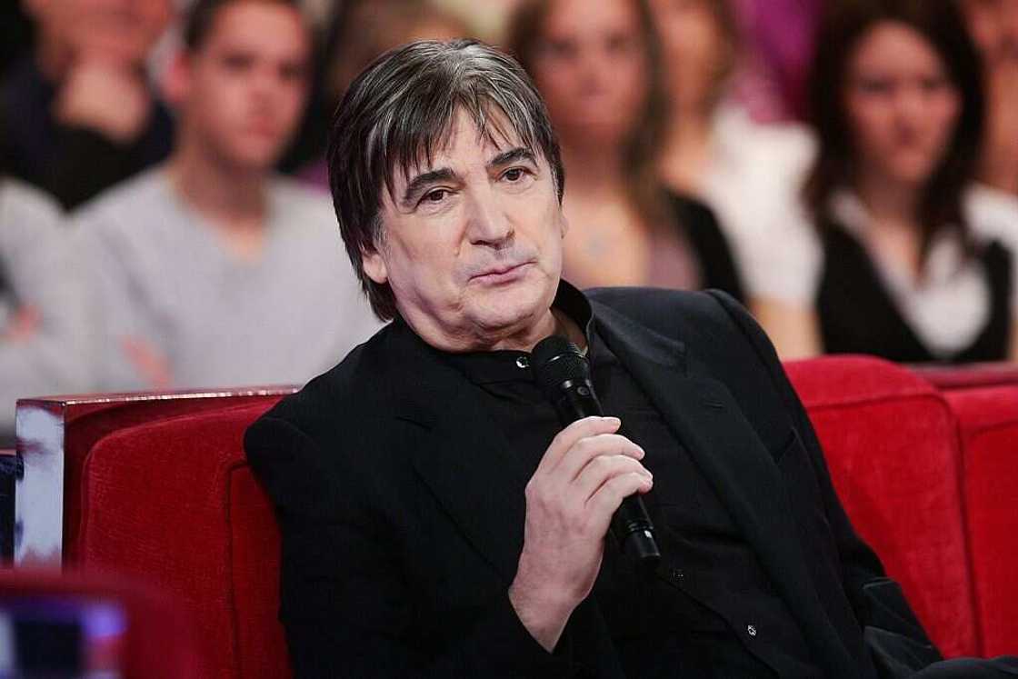 Serge Lama : découvrez Luana Santonino, sa seconde femme Serge Lama : découvrez Luana Santonino, sa seconde femme