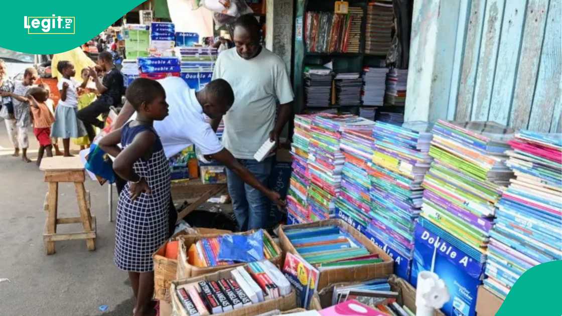 Zuwan PDF, e-book da wayoyin hannu da kwamfuta, an juyawa kasuwar sayar da littattafai baya Zuwan PDF, e-book da wayoyin hannu da kwamfuta, an juyawa kasuwar sayar da littattafai baya