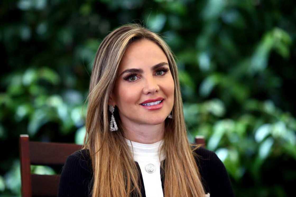 beautiful weather forecasters beautiful weather forecasters