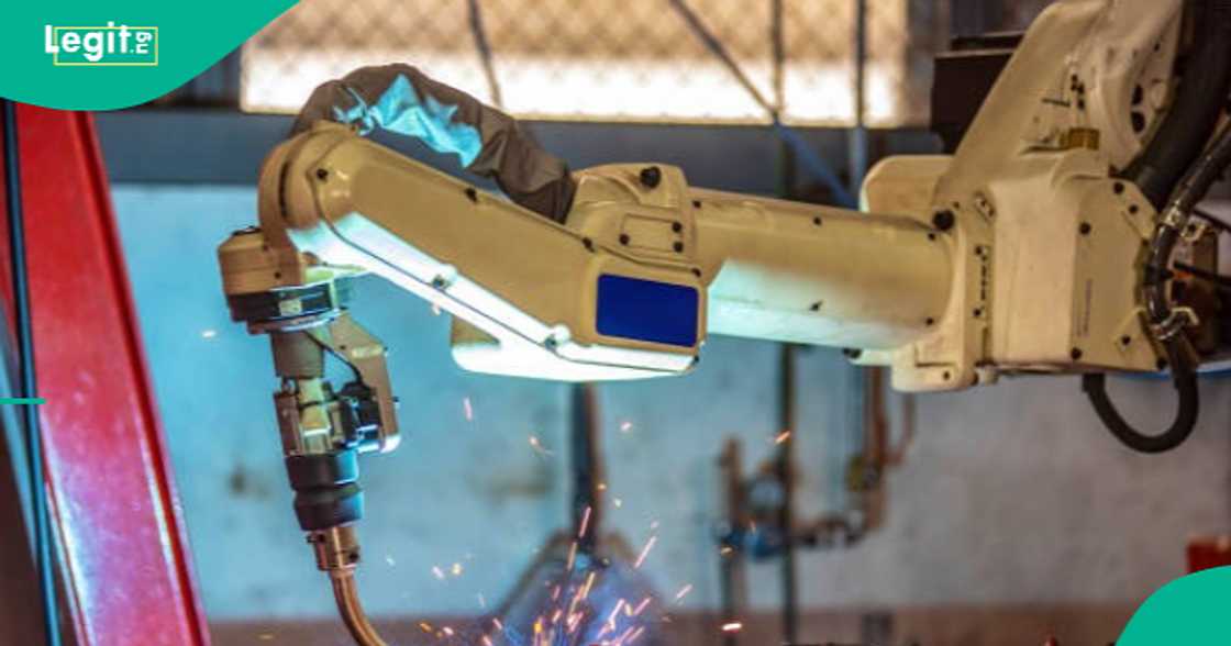 Nigerian man in pain after thieves stole his welding machine. Nigerian man in pain after thieves stole his welding machine.