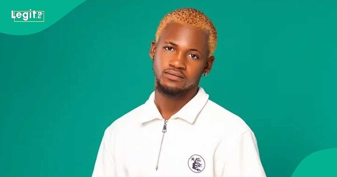 Boy who got 28th position in class of 28 pupils asks dad to forgive him. Boy who got 28th position in class of 28 pupils asks dad to forgive him.