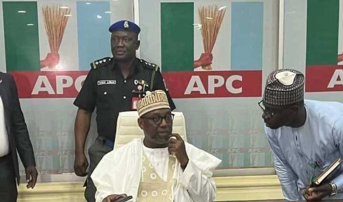 Just In: More trouble for Buni as pressure to repalce him mounts Niger Governor Meets APC Leaders Ahead Of Replacing Buni Just In: More trouble for Buni as pressure to repalce him mounts Niger Governor Meets APC Leaders Ahead Of Replacing Buni