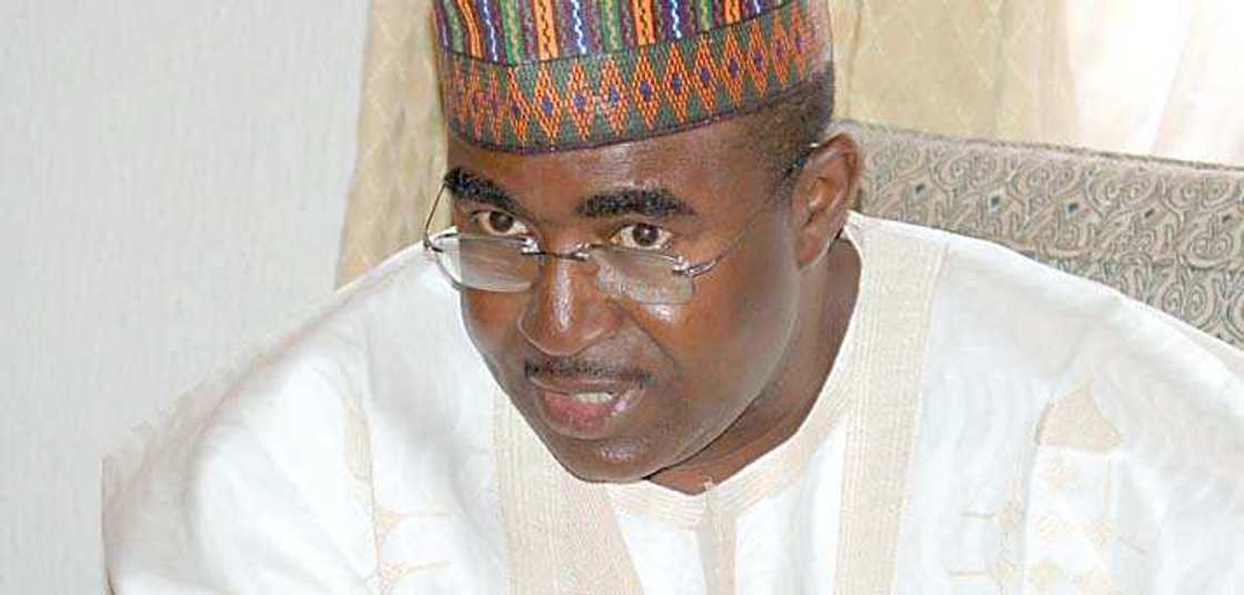 Yadda Buhari ya kwaci Buba Marwa daga hannun yan jagaliyan da kyar a Adamawa Yadda Buhari ya kwaci Buba Marwa daga hannun yan jagaliyan da kyar a Adamawa