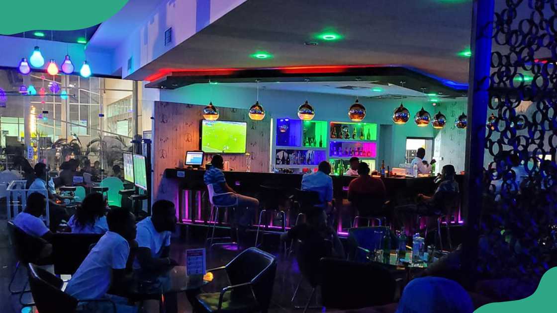 Latitude Café and Lounge Latitude Café and Lounge