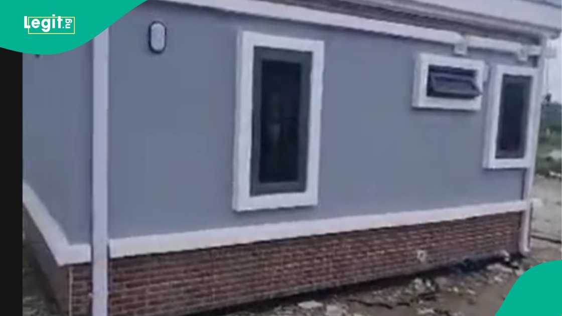 Mobile house shown off by a Nigerian man. Mobile house shown off by a Nigerian man.