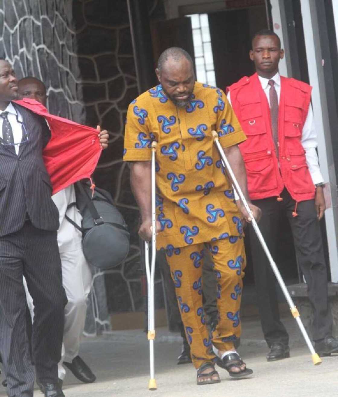 EFCC ta shiga Kotu ta Tuoya Omatsuli bisa zargin satar Biliyan 3.6 EFCC ta shiga Kotu ta Tuoya Omatsuli bisa zargin satar Biliyan 3.6