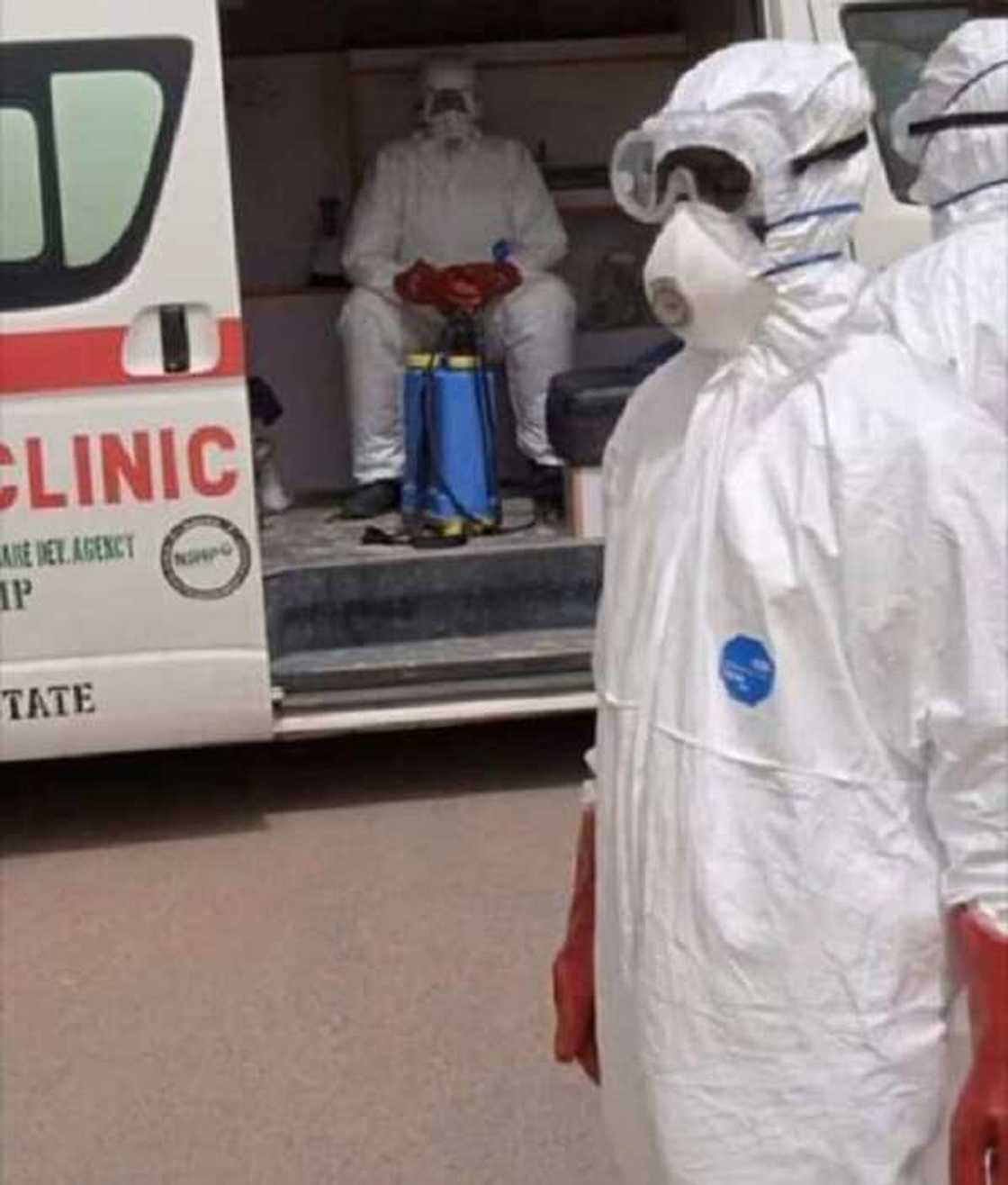 Yadda korona ta kashe dan majalisa a Borno - Iyalansa (Hotuna) Yadda korona ta kashe dan majalisa a Borno - Iyalansa (Hotuna)