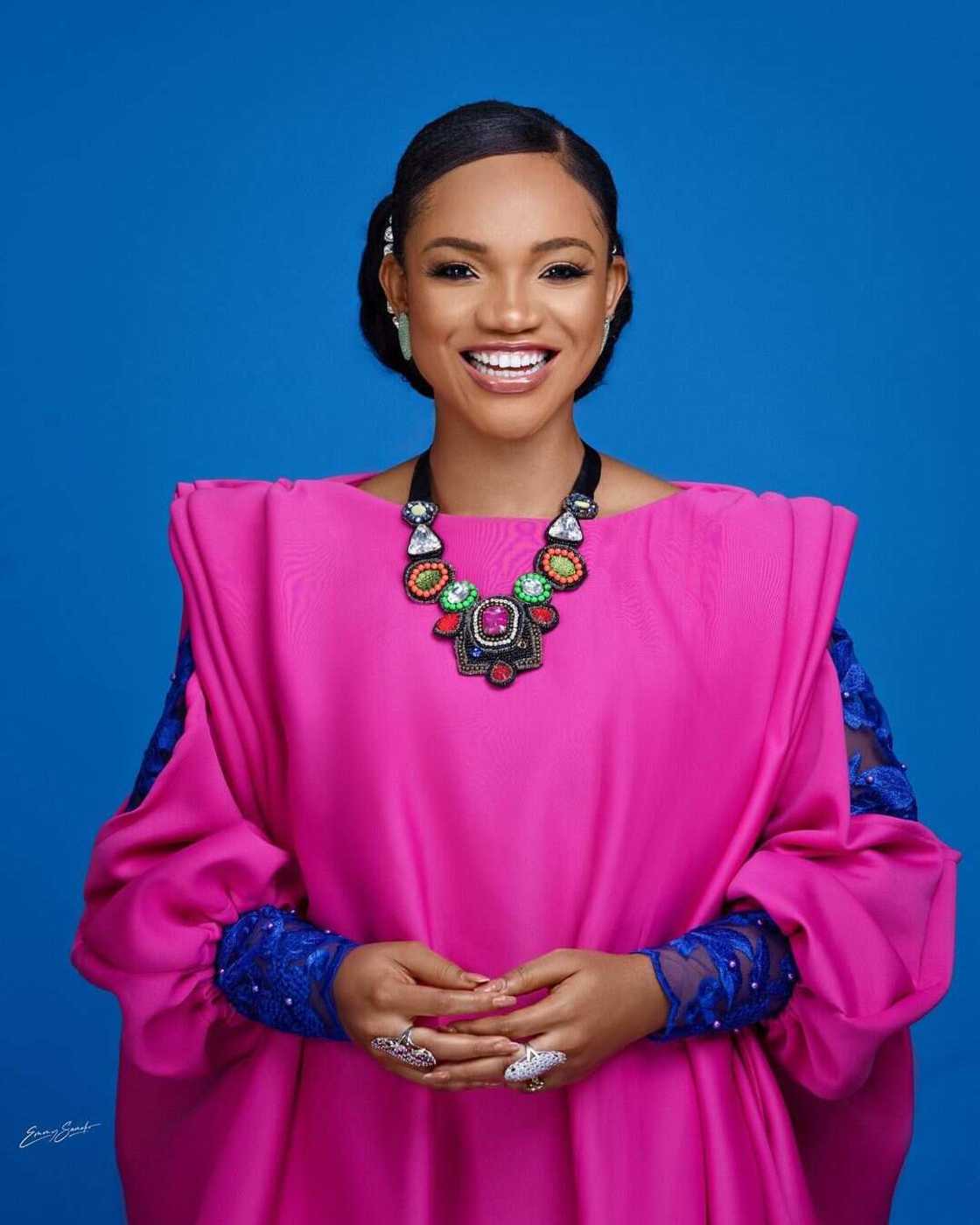 Who is the best female gospel singer in Nigeria? Who is the best female gospel singer in Nigeria?