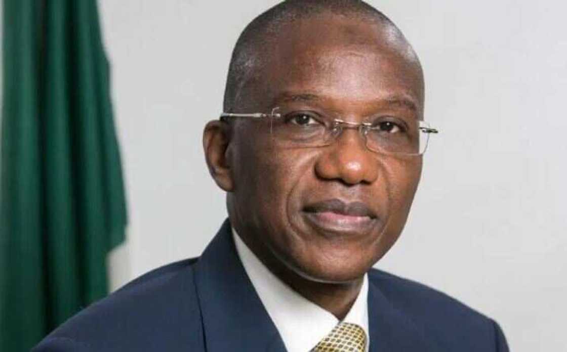 Hukumar EFCC ta tuhumi Ahmed Kuru, manajan daraktan AMCON, kan zargin rashawa Hukumar EFCC ta tuhumi Ahmed Kuru, manajan daraktan AMCON, kan zargin rashawa