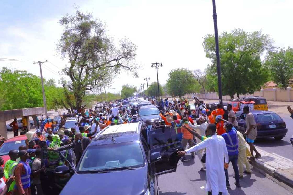 Bayan makonni 3 da tafiya hutu, mutan Borno na farin cikin dawowan gwamna Zulum Bayan makonni 3 da tafiya hutu, mutan Borno na farin cikin dawowan gwamna Zulum