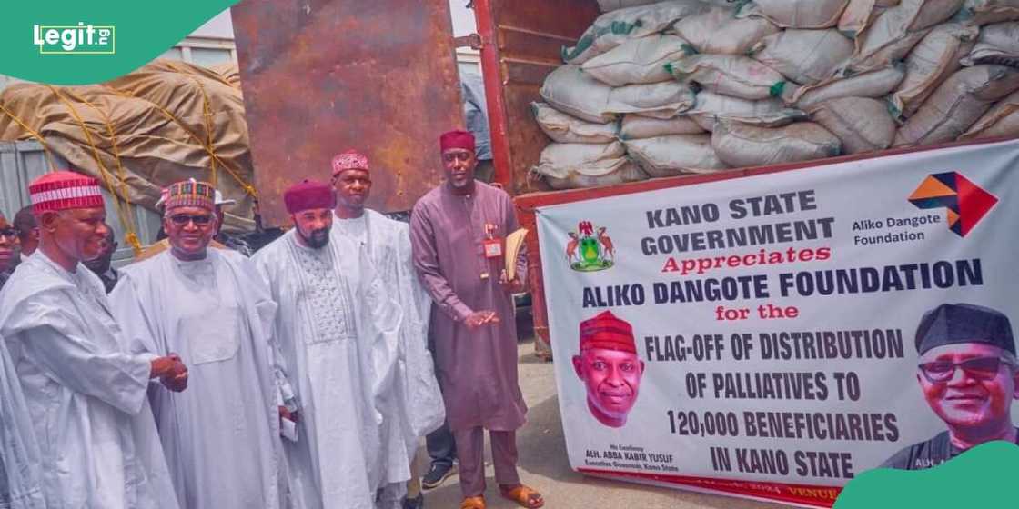 Dangote flagged off the distribution of rice to the less privileged in Kano state Dangote flagged off the distribution of rice to the less privileged in Kano state