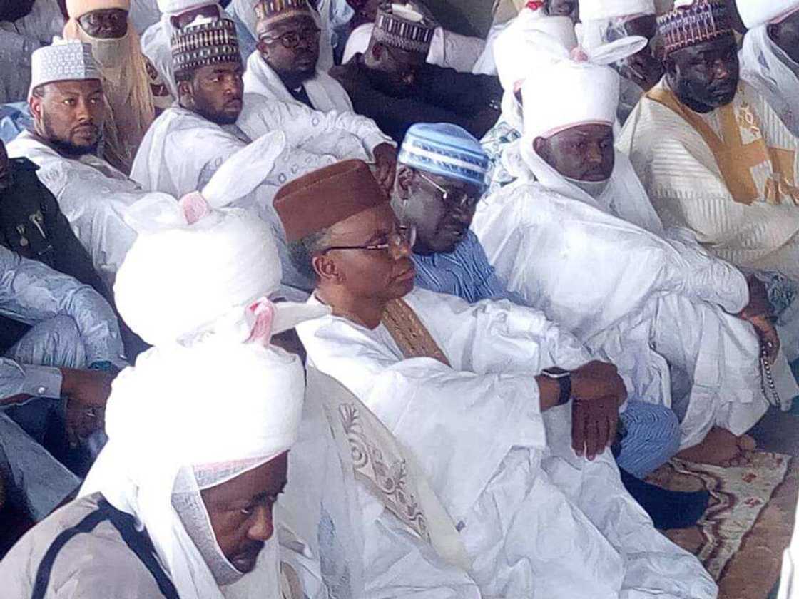 Tsohon Sarkin Kano, Sanusi, ya jagoranci Sallar Jumaa a Awe (Hotuna) Tsohon Sarkin Kano, Sanusi, ya jagoranci Sallar Jumaa a Awe (Hotuna)