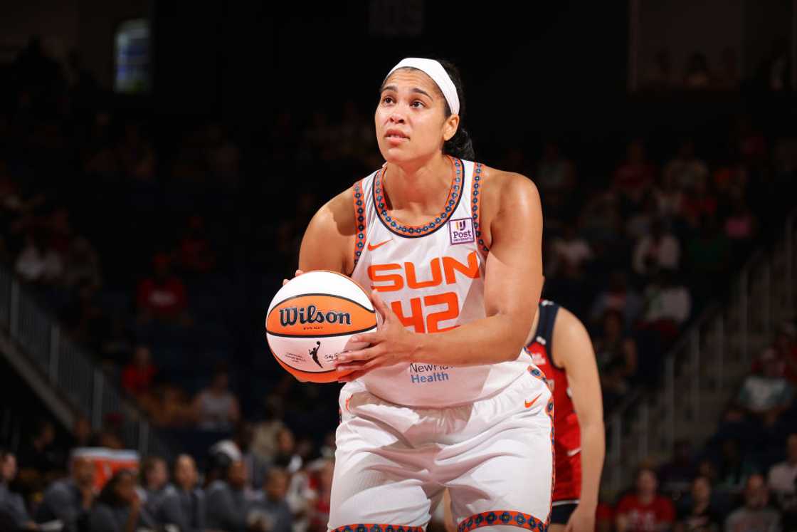 Brionna Jones prepares to shoot a free throw