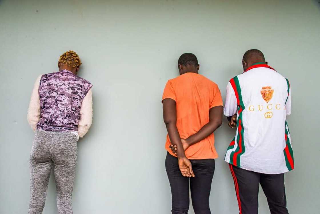 Jami'ai sun kama saurayi da budurwa a jihar Edo Jami'ai sun kama saurayi da budurwa a jihar Edo