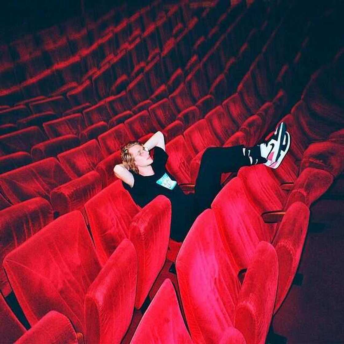 Paul Mirabel: 4 choses étonnantes à découvrir sur l’humoriste Paul Mirabel: 4 choses étonnantes à découvrir sur l’humoriste