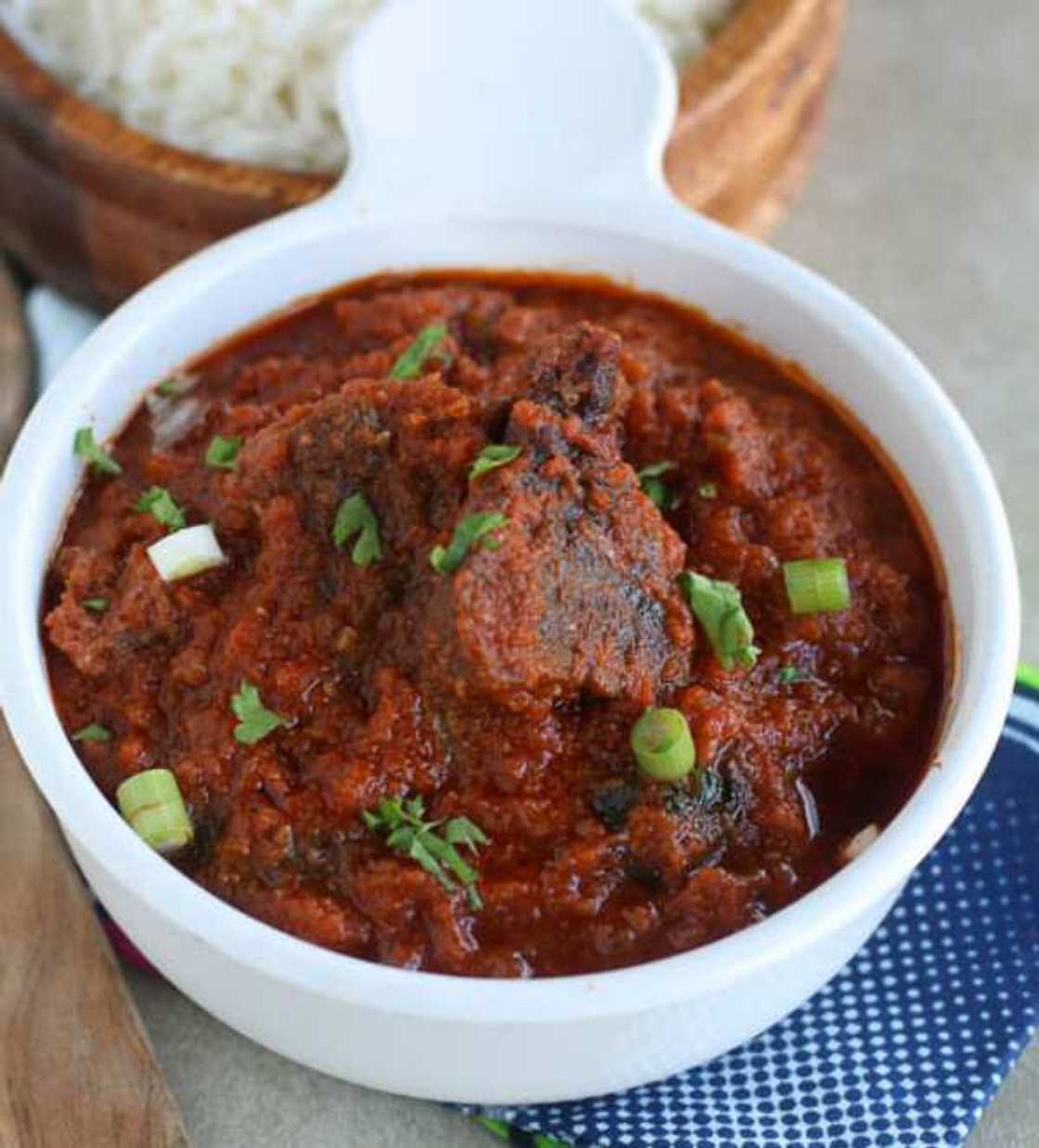 How to cook stew with tin tomatoes