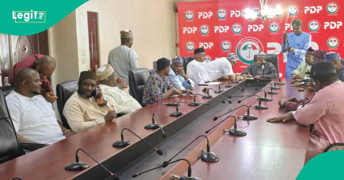 Taron manema labarai na PDP. Taron manema labarai na PDP.