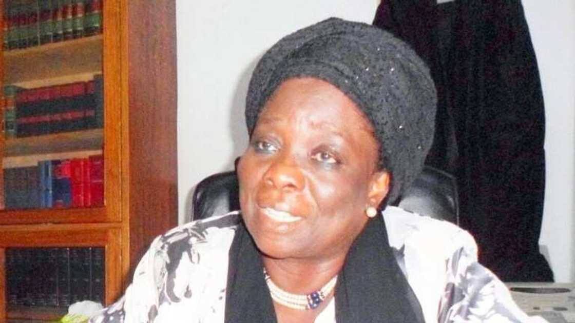 Matar Abdulsalami ta yi magana a kan yiwuwar mulkin mace a Najeriya Matar Abdulsalami ta yi magana a kan yiwuwar mulkin mace a Najeriya