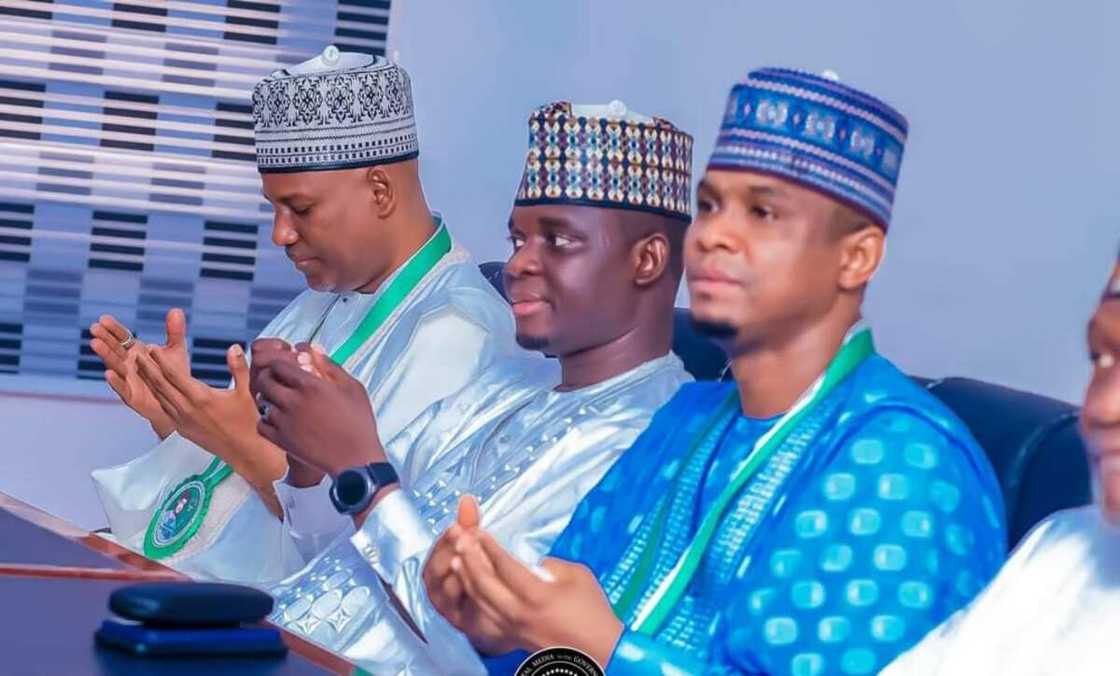 Kakakin majalisa, mataimaki da jagoran majalisa a Katsina. Kakakin majalisa, mataimaki da jagoran majalisa a Katsina.