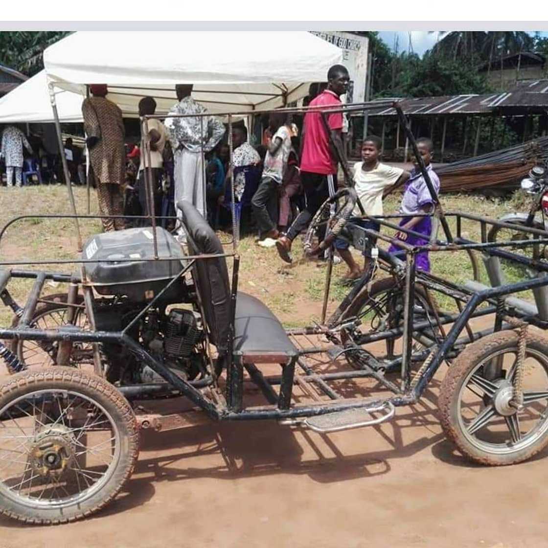 Hotuna: Matashin saurayi mai basira ya kera sabuwar mota a Najeriya Hotuna: Matashin saurayi mai basira ya kera sabuwar mota a Najeriya