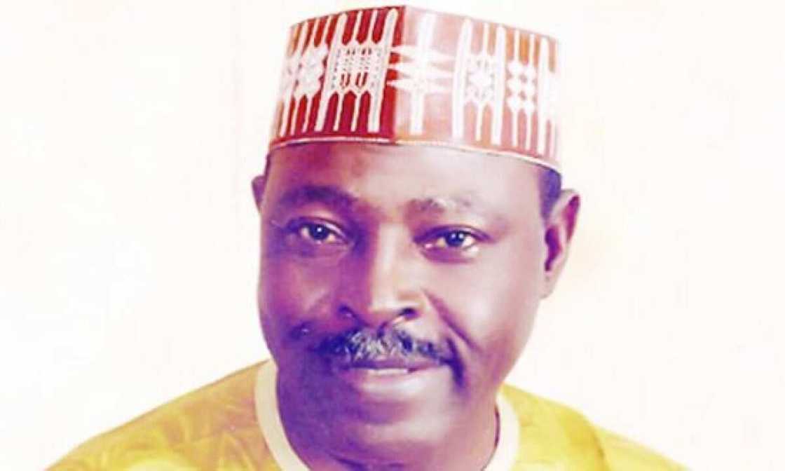 Da dumi-dumi: 'Yan bindiga sun afkawa gidan tsohon ministan wasanni a jihar Filato Da dumi-dumi: 'Yan bindiga sun afkawa gidan tsohon ministan wasanni a jihar Filato