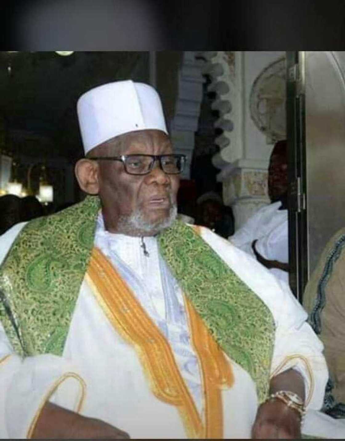 Allah ya yiwa babban Khalifan Sheikh Ibrahim Inyass rasuwa, Buhari ya aika sakon ta'aziyya Allah ya yiwa babban Khalifan Sheikh Ibrahim Inyass rasuwa, Buhari ya aika sakon ta'aziyya