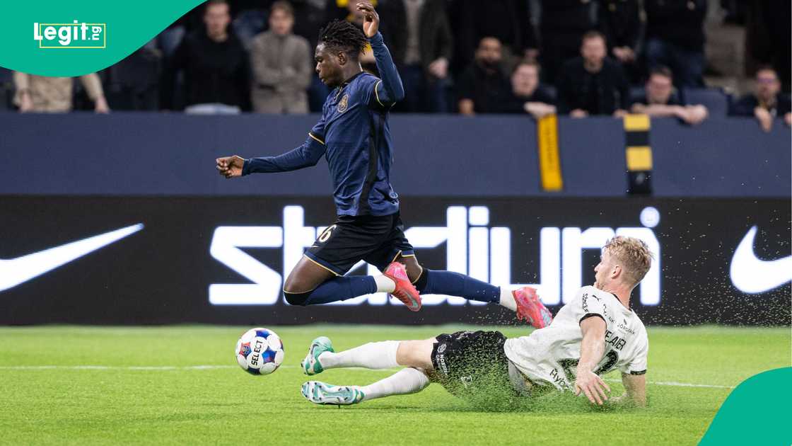 Zadok Yohanna against Filip Helander. Photo: Michael Campanella