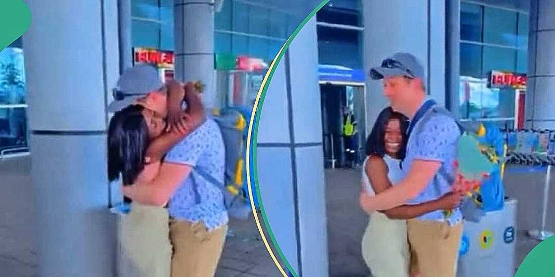 Lady meets lover who has been sending her dollars Lady meets lover who has been sending her dollars