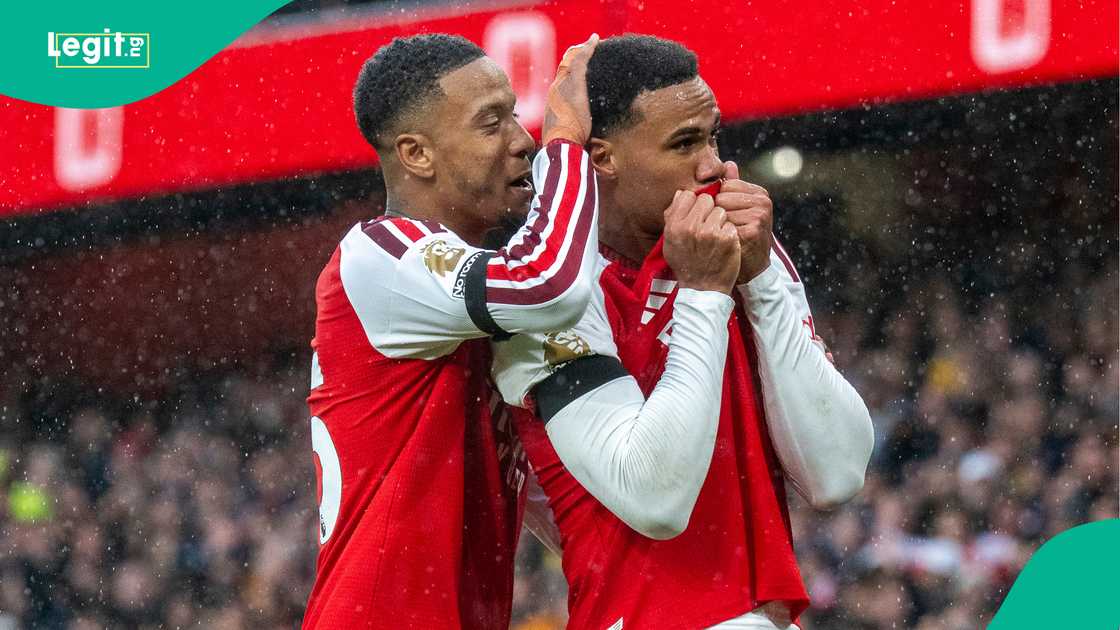 Ezri Konsa, Gabriel Magalahaes, Arsenal, Everton, Premier League.