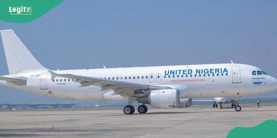United Nigerian aircraft skids off runway at Lagos Airport United Nigerian aircraft skids off runway at Lagos Airport
