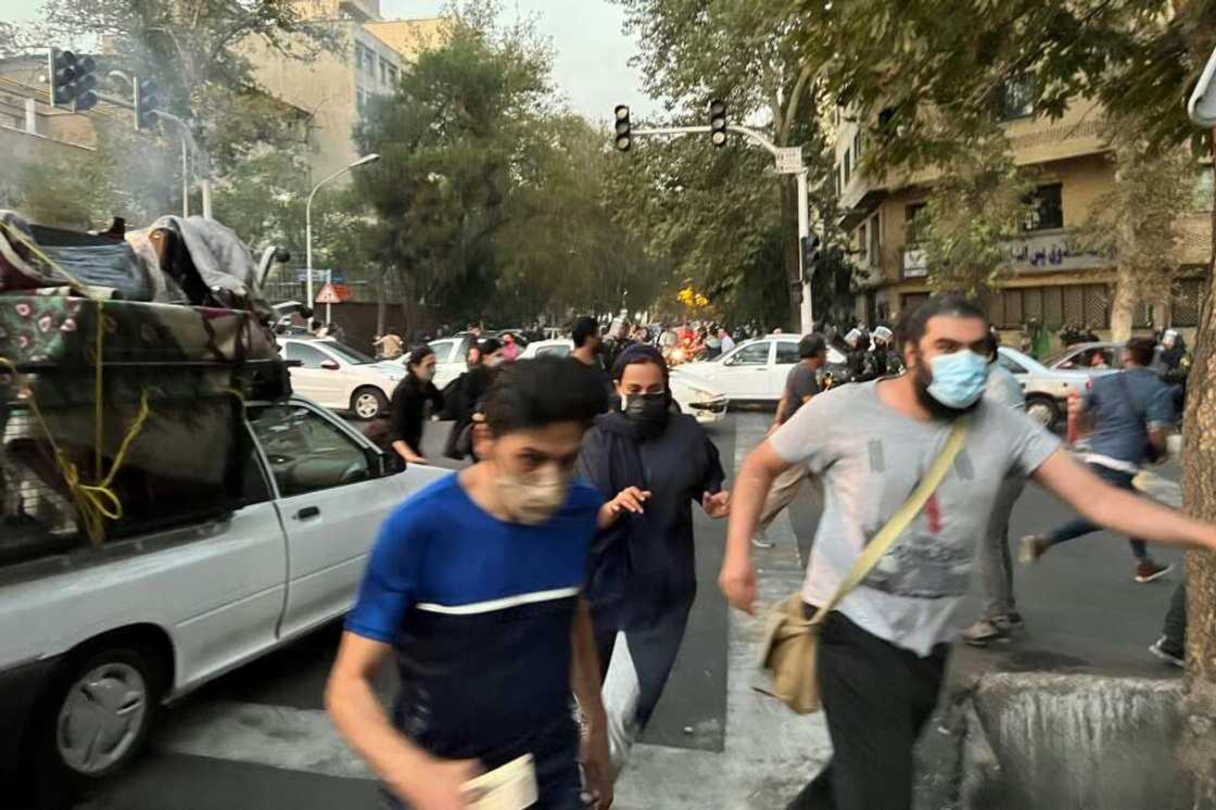The Islamic headscarf has been obligatory in public for all women in Iran since shortly after the 1979 Islamic revolution that ousted the shah The Islamic headscarf has been obligatory in public for all women in Iran since shortly after the 1979 Islamic revolution that ousted the shah