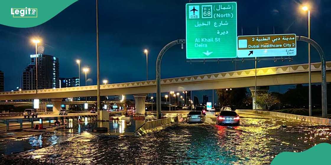 Flood submerges Dubai after heavy downpour Flood submerges Dubai after heavy downpour