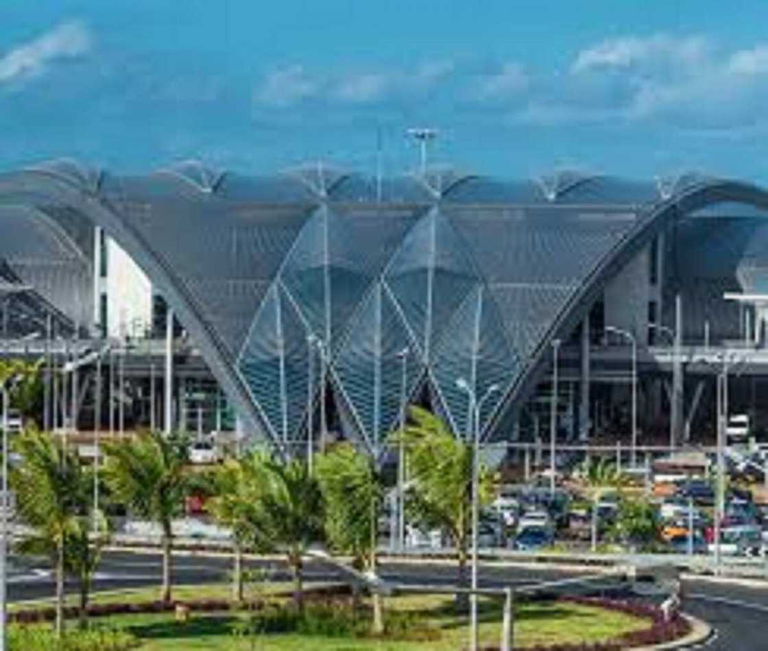 Filayen sauka da tashin jiragen sama 5 masu matukar kyau a Afrika Filayen sauka da tashin jiragen sama 5 masu matukar kyau a Afrika