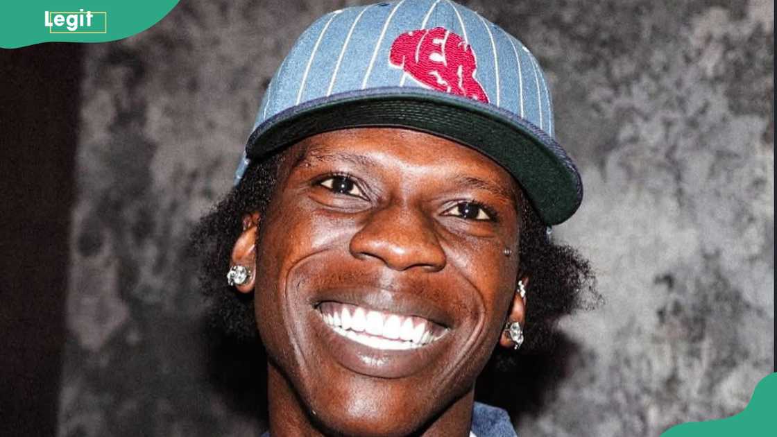 Seyi Vibez enjoys a happy moment Seyi Vibez enjoys a happy moment