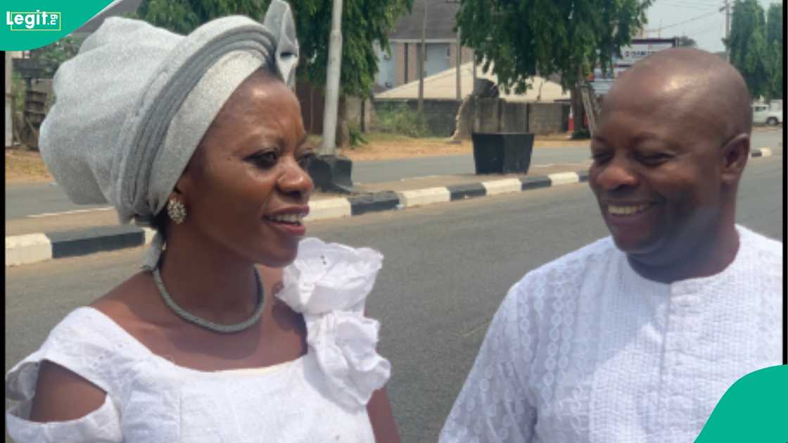 A man shares how his parents died on the same day. A man shares how his parents died on the same day.