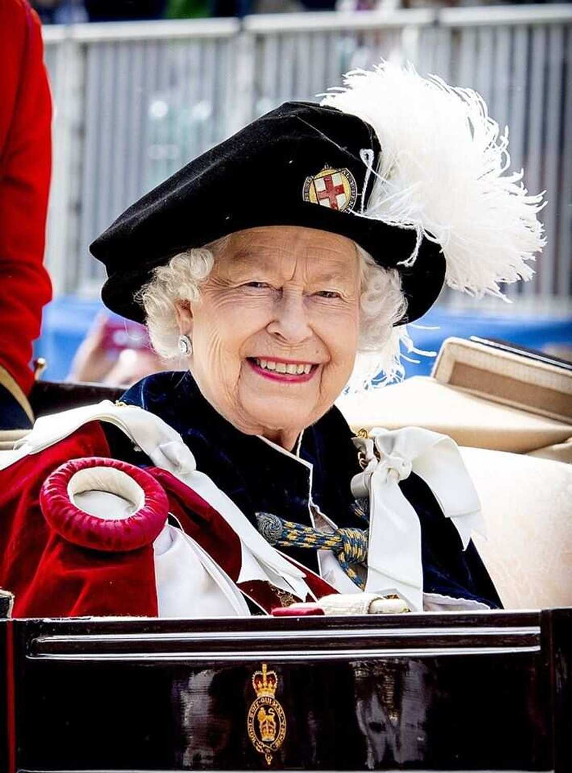 What happens when the Queen dies What happens when the Queen dies