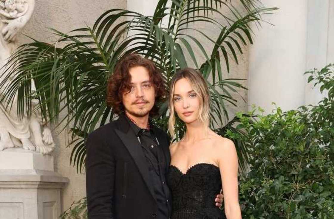Cole Sprouse's new GF Cole Sprouse's new GF