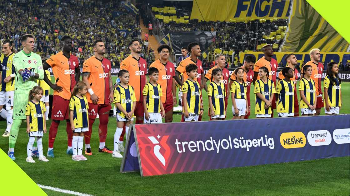 Fernando Muslera, Davinson Sanchez, Abdulkerim Bardakci, Kaan Ayhan, Gabriel Sara, Ismail Jakobs, Lucas Torreira, Dries Mertens, Victor Osimhen, Yunus Akgun, Baris Alper Yilmaz, Fenerbahce, Galatasaray, Ulker Stadium, Istanbul, Turkiye, Super Lig. Fernando Muslera, Davinson Sanchez, Abdulkerim Bardakci, Kaan Ayhan, Gabriel Sara, Ismail Jakobs, Lucas Torreira, Dries Mertens, Victor Osimhen, Yunus Akgun, Baris Alper Yilmaz, Fenerbahce, Galatasaray, Ulker Stadium, Istanbul, Turkiye, Super Lig.
