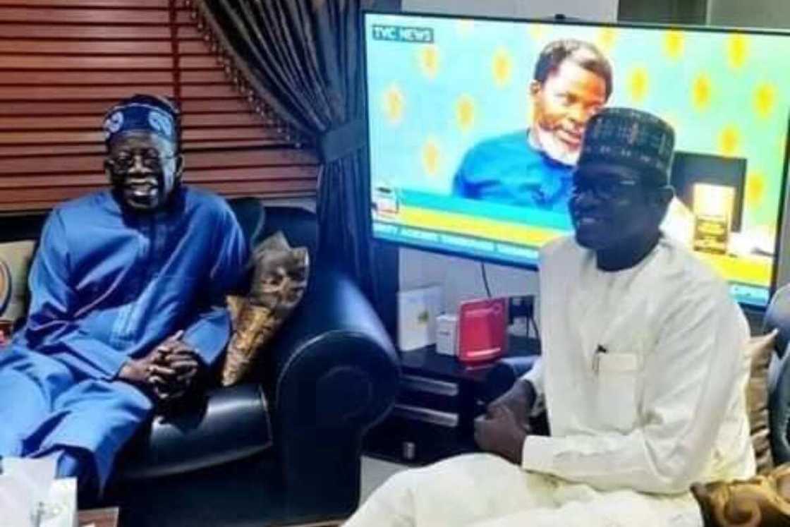 2023: Hotunan shugaban APC Buni da tawagarsa yayin da suka ziyarci Tinubu a gidansa 2023: Hotunan shugaban APC Buni da tawagarsa yayin da suka ziyarci Tinubu a gidansa