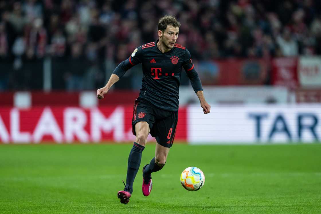 Leon Goretzka of Bayern controls the ball during the DFB Cup Leon Goretzka of Bayern controls the ball during the DFB Cup