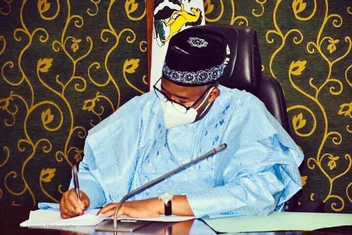 Gwamnan Bauchi ya amince da wata kwayar bature domin maganin cutar covid-19 Gwamnan Bauchi ya amince da wata kwayar bature domin maganin cutar covid-19