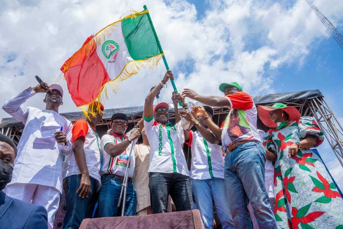 APC suffers huge setback as former party chairman, 150 members defect to PDP in Abuja APC suffers huge setback as former party chairman, 150 members defect to PDP in Abuja