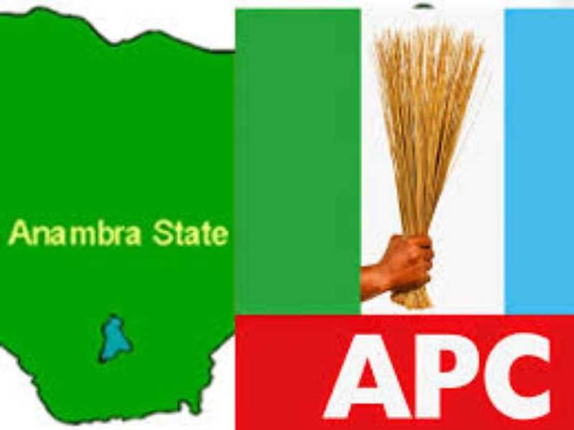 Wasu Sanatoci Biyu Zasu Sauya Sheka Zuwa Jam'iyyar APC a Anambra Wasu Sanatoci Biyu Zasu Sauya Sheka Zuwa Jam'iyyar APC a Anambra