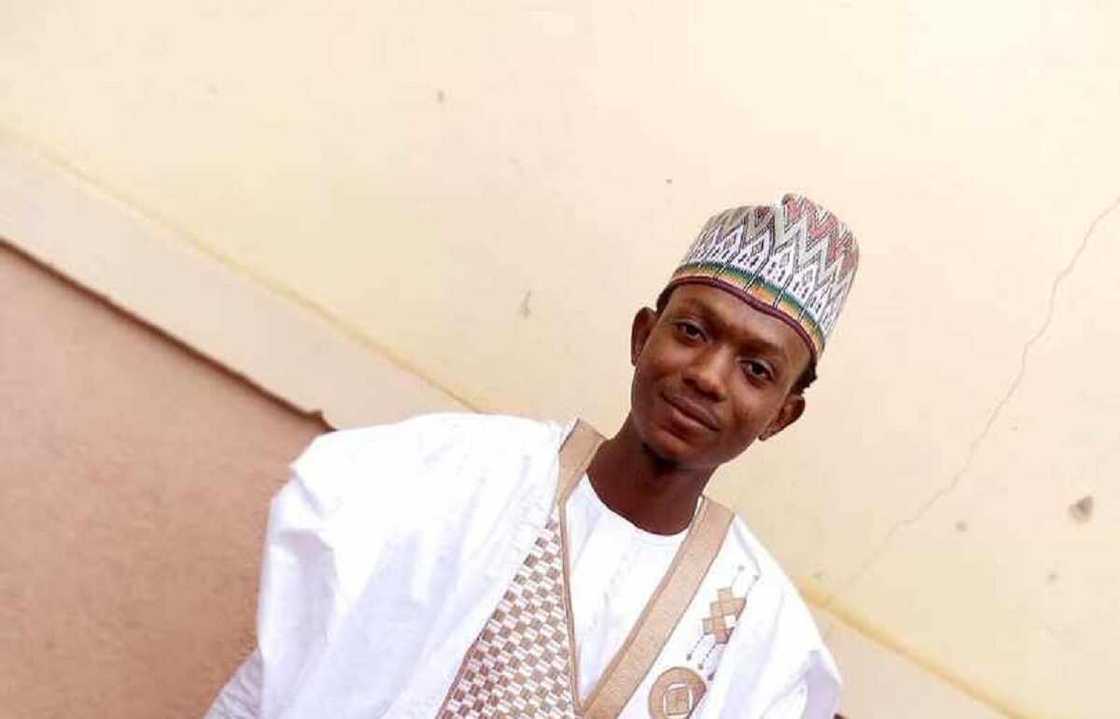 Rayuwa ba tabbas: Labarin matashin da ya yi hasashen mutuwarsa ya girgiza jama'a Rayuwa ba tabbas: Labarin matashin da ya yi hasashen mutuwarsa ya girgiza jama'a