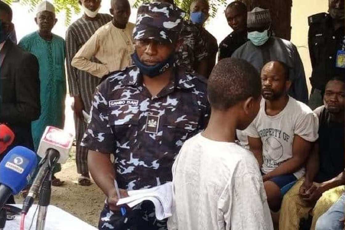 Na kashe mutum biyu: Yaro mai shekaru 14 da aka kama cikin 'yan bindiga a Katsina