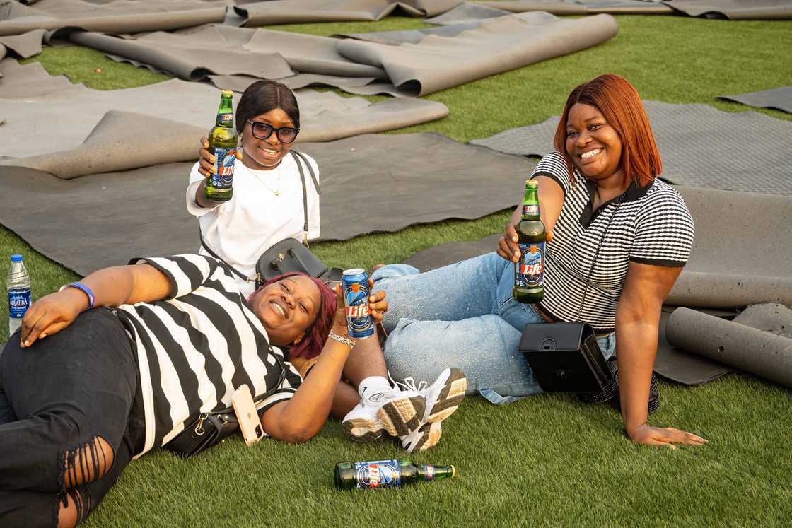 Life Fiesta: How Life Lager Beer Delivered a Full Shutdown in Aba with Flavour Live In Concert Life Fiesta: How Life Lager Beer Delivered a Full Shutdown in Aba with Flavour Live In Concert